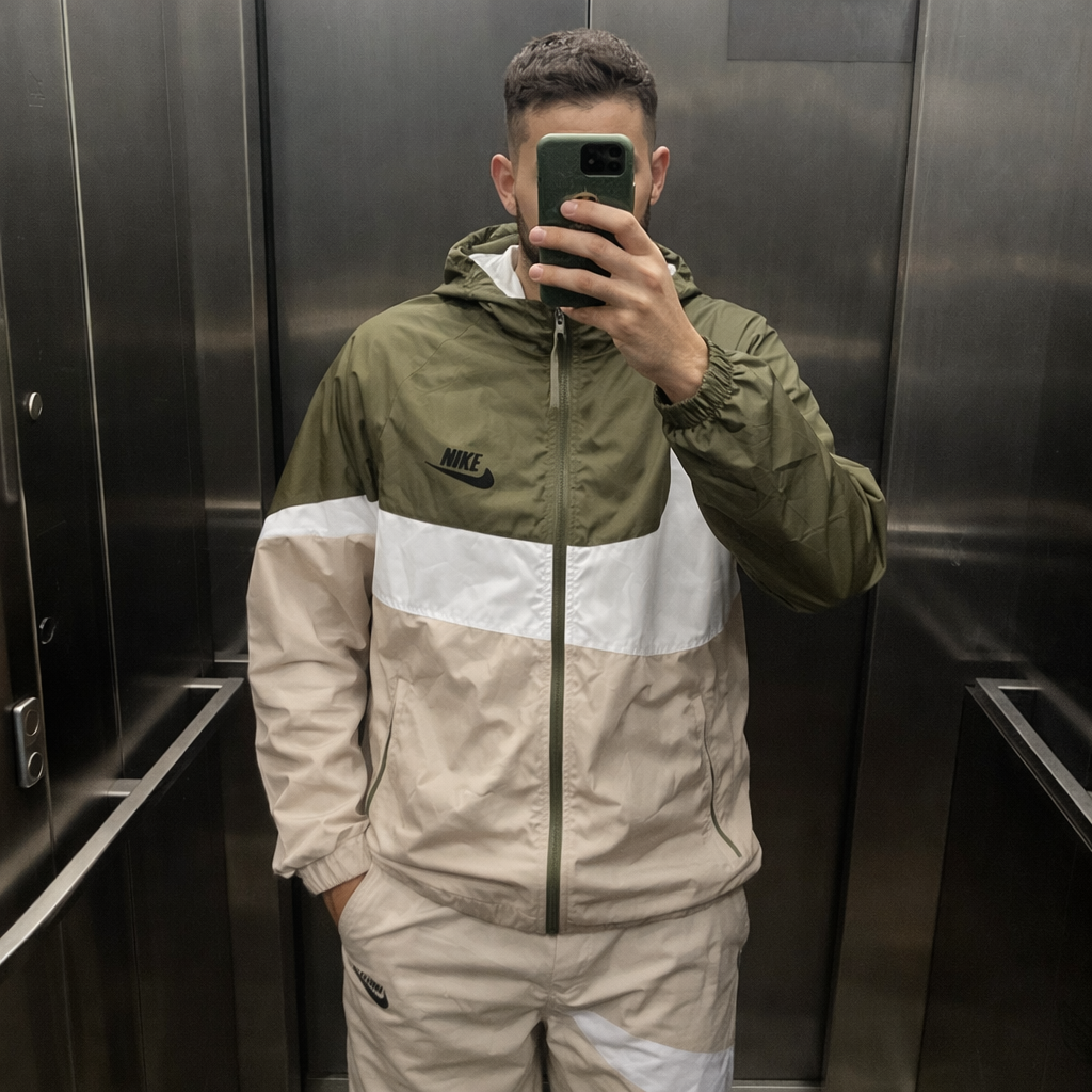 Cliente usando conjunto rompeviento